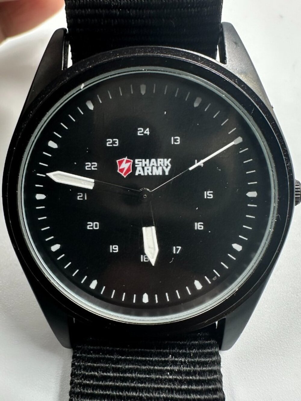 Shark Army Watch Men Black 40MM Round Dial Nylon Strap New Battery 11 Inch
